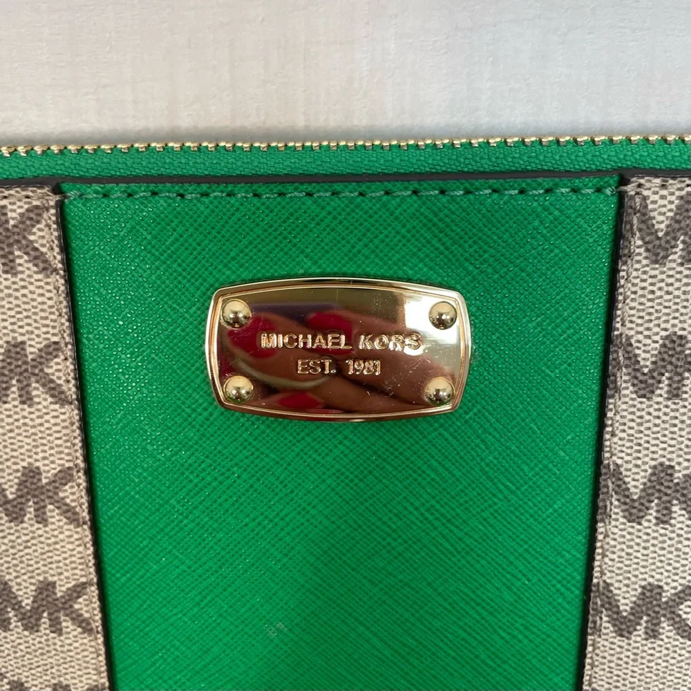 Michael Kors NEW Jet Set Large Coated Canvas Logo Stripe Wristlet Wallet Clutch - Picture 4 of 7